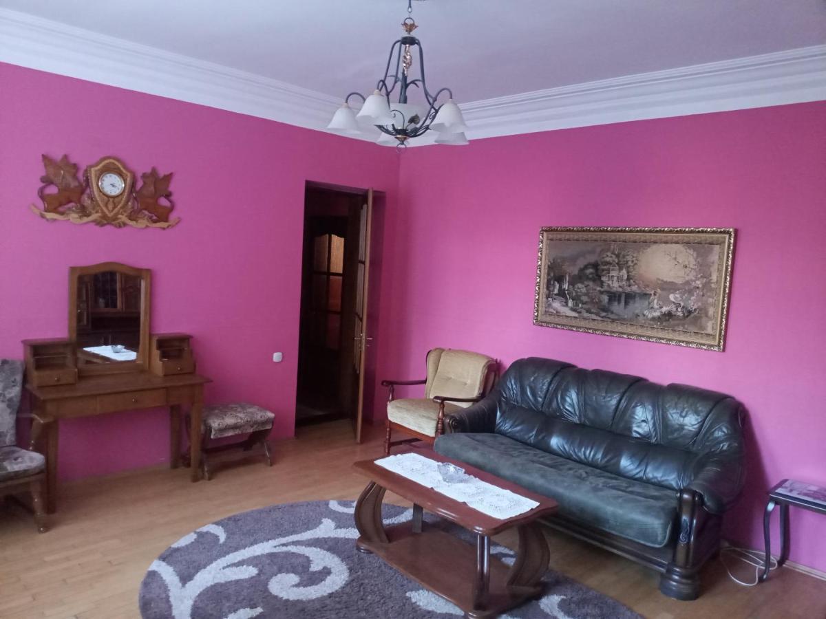 Knaus Apartments Cernăuți Exterior foto