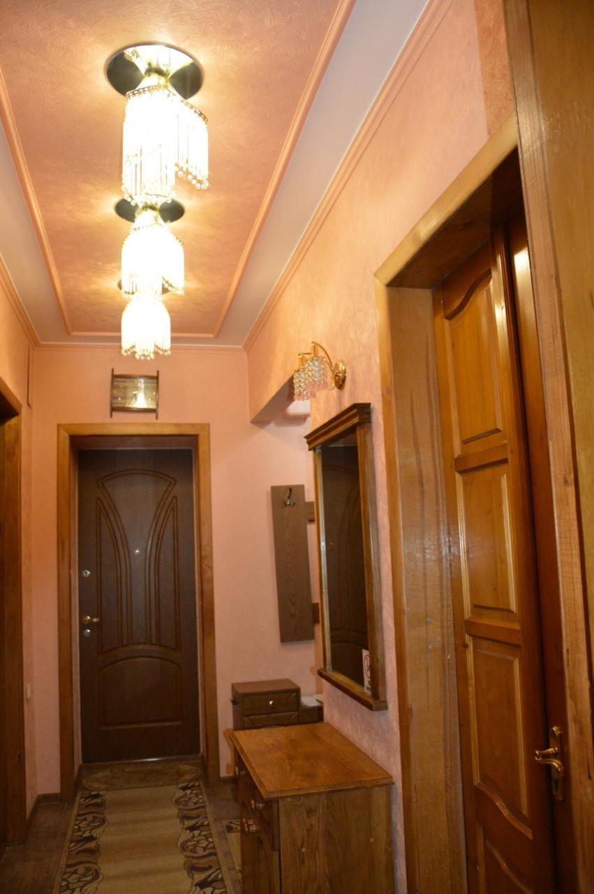 Knaus Apartments Cernăuți Exterior foto