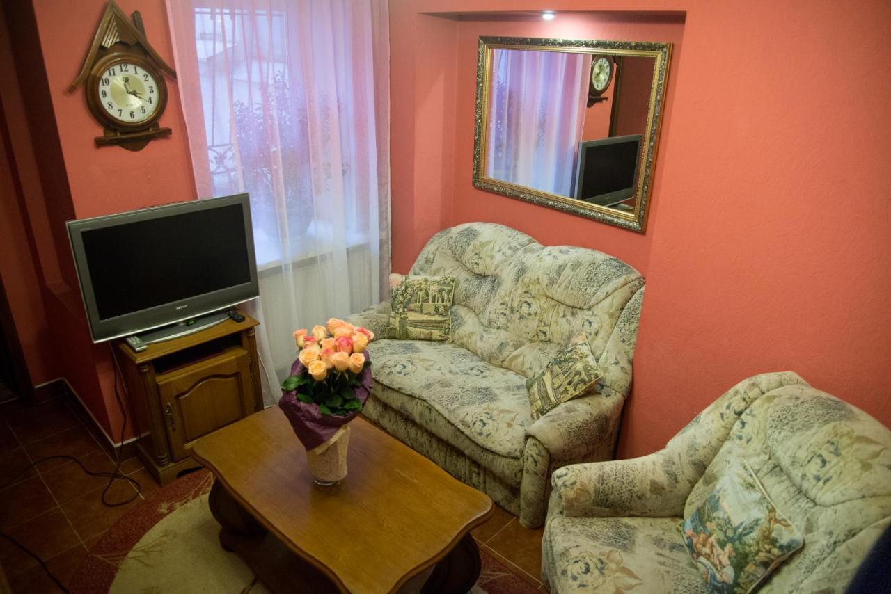 Knaus Apartments Cernăuți Exterior foto